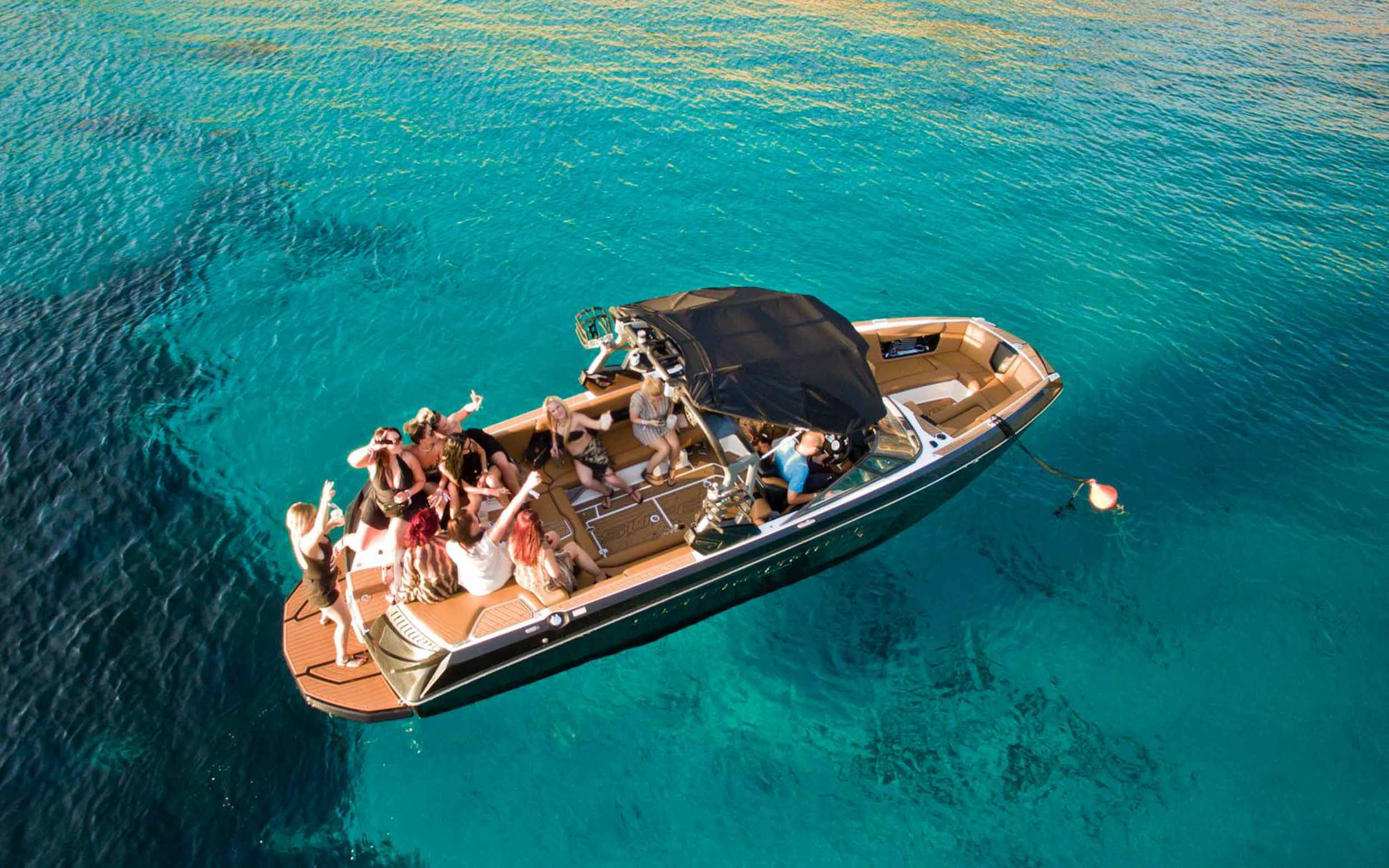 Vivre des expériences inoubliables à Ibiza, à bord d'un bateau au large des côtes de l'île