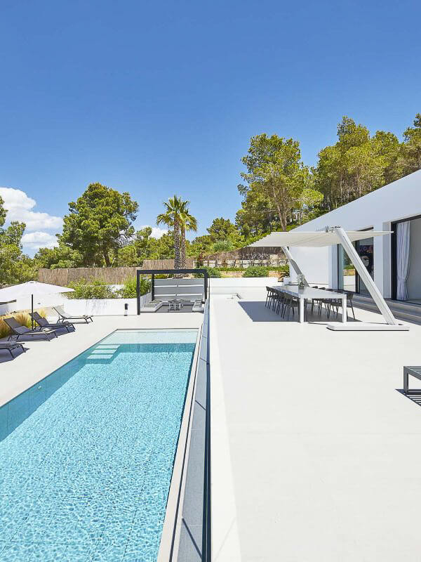 Heated swimming pool