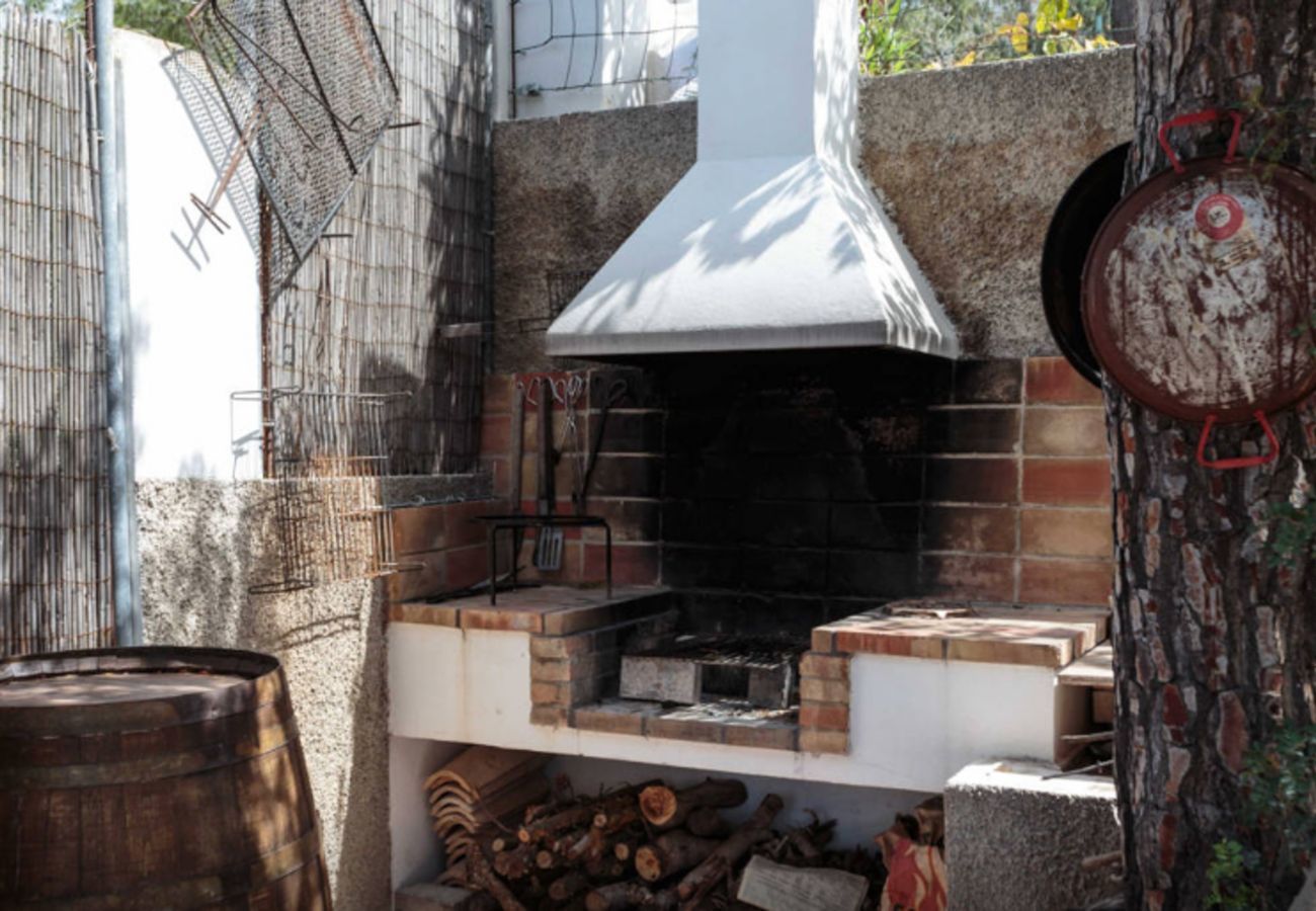 Grill im Garten im Casa Mar | Eivillas