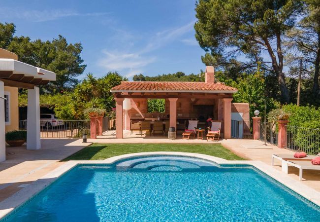 Casa rural en Santa Eulalia del Río - VILLA RURAL