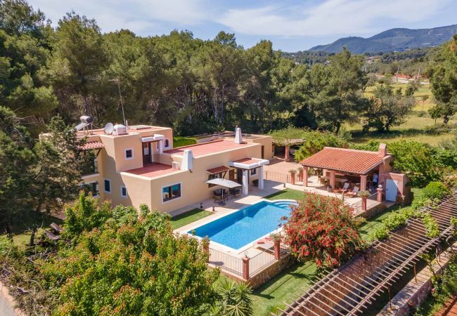 Casa rural en Santa Eulalia del Río - VILLA RURAL