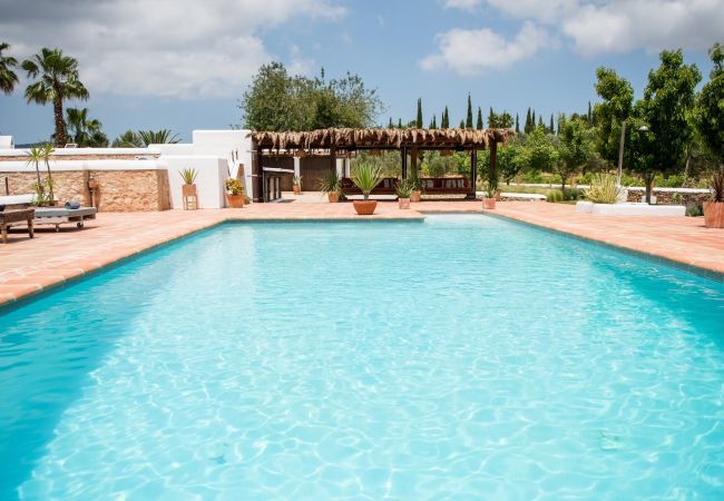 Villa en Santa Gertrudis - VILLAS LAS HADAS