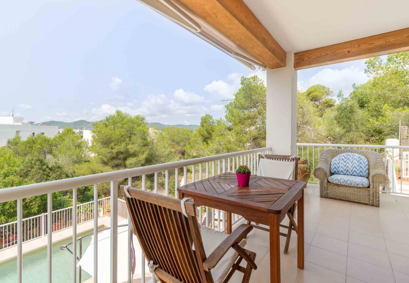 Terraza cubierta con bonitas vistas en Casa Mar