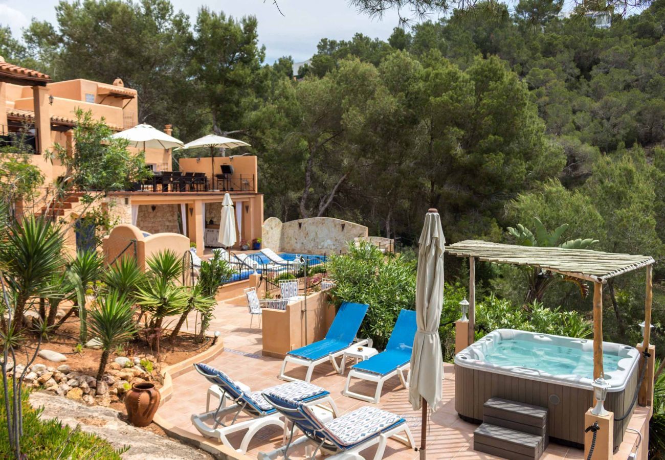 Jacuzzi en la Casa Capricho de Ibiza