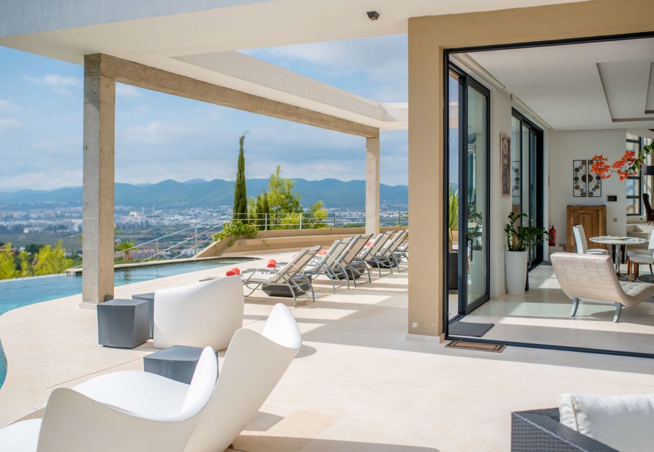 Villa en Nuestra Sra de Jesus - VILLA HILLTOP