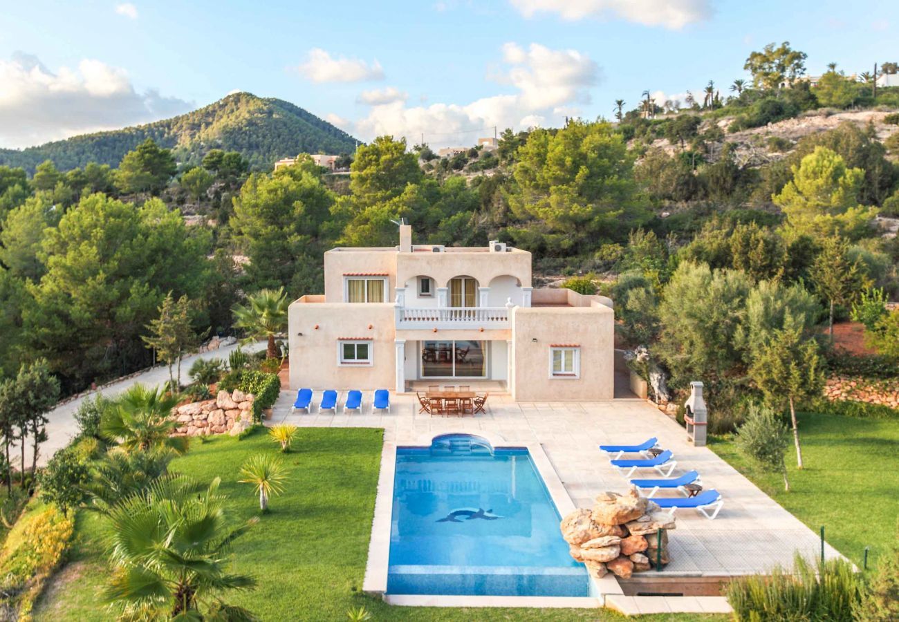 Vistas de Villa Coqueta con su entorno de Ibiza