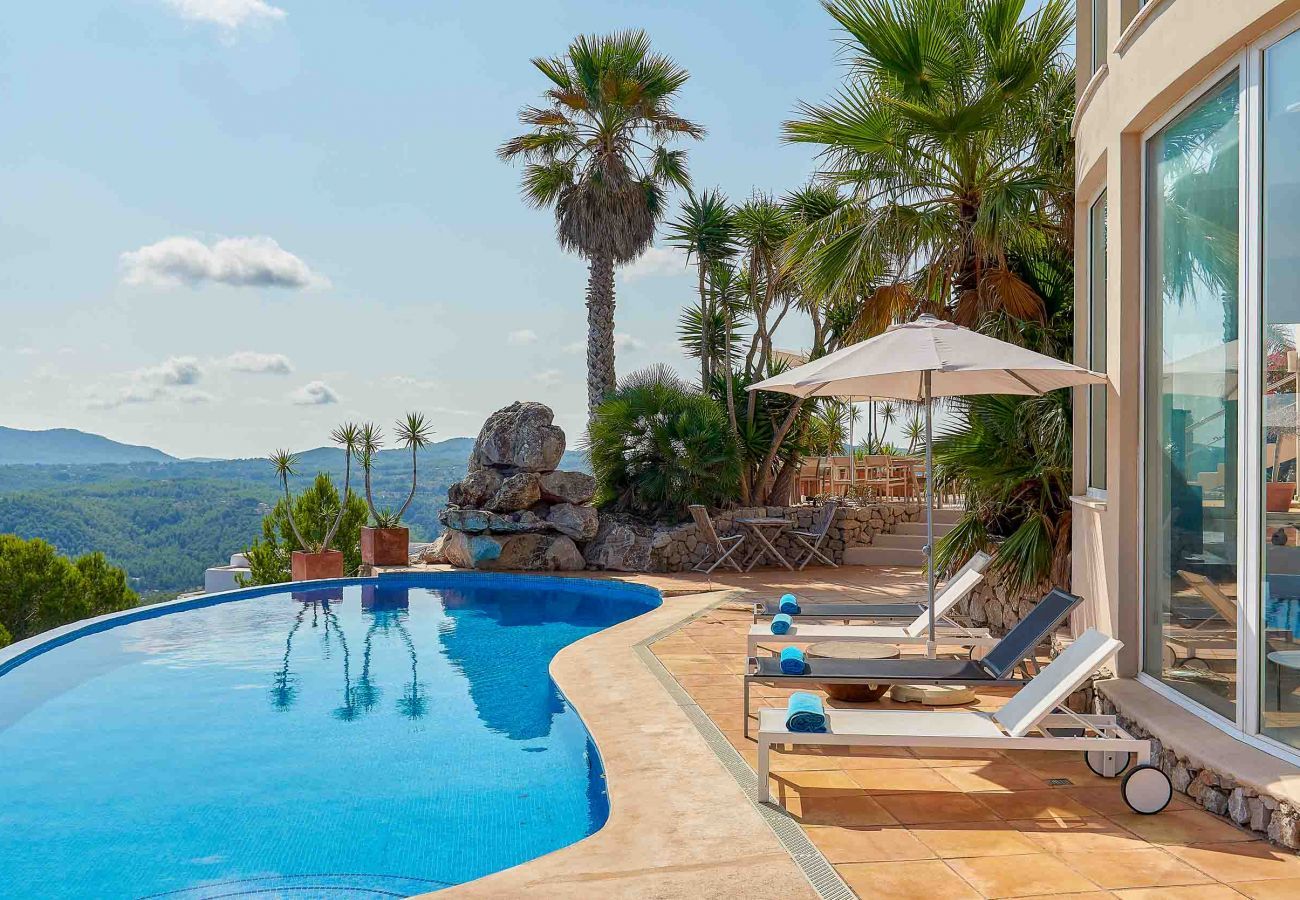 Piscina de Villa Xamena y sus espectaculares vistas