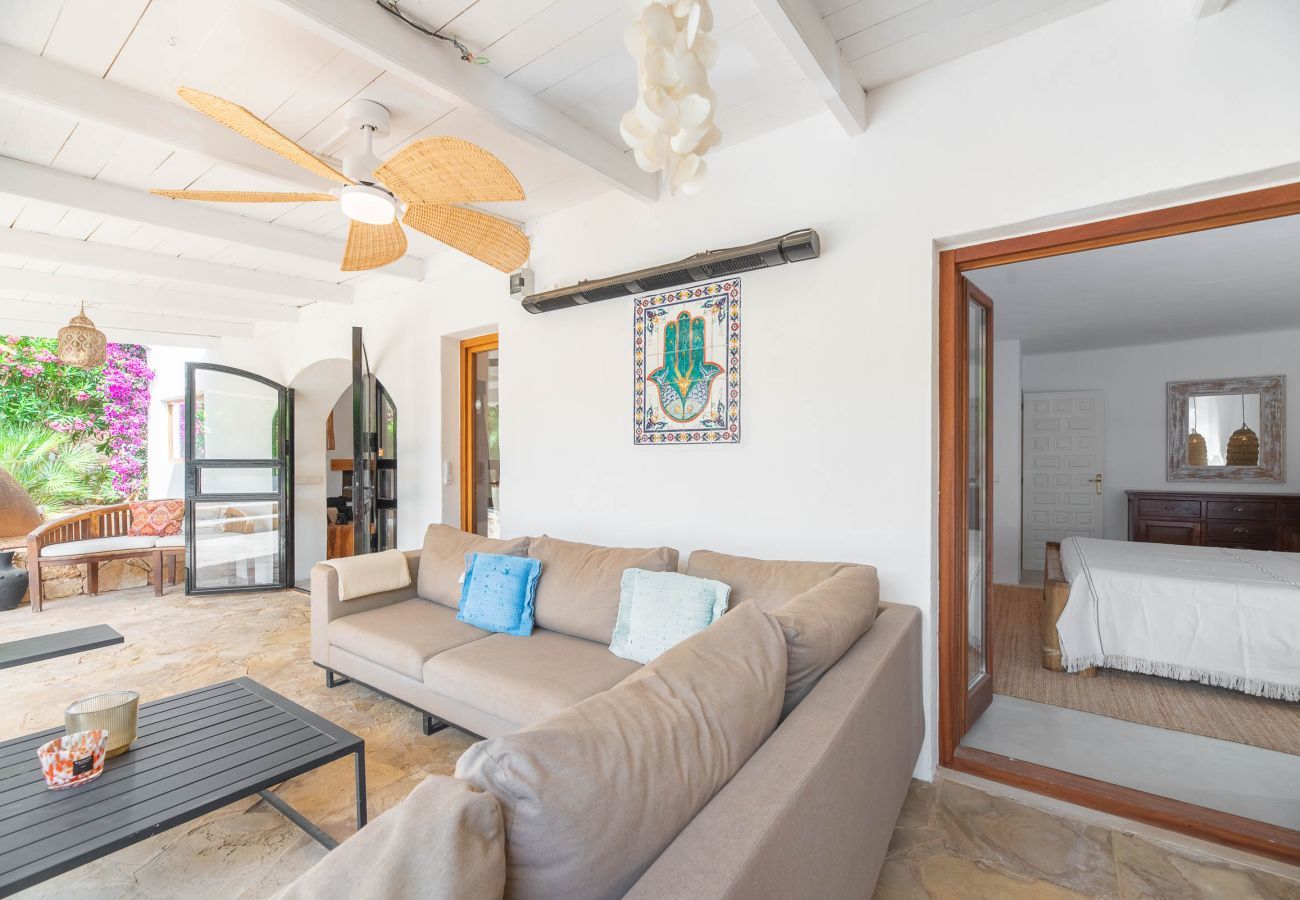 Villa en Nuestra Sra de Jesus - CASA PETIT