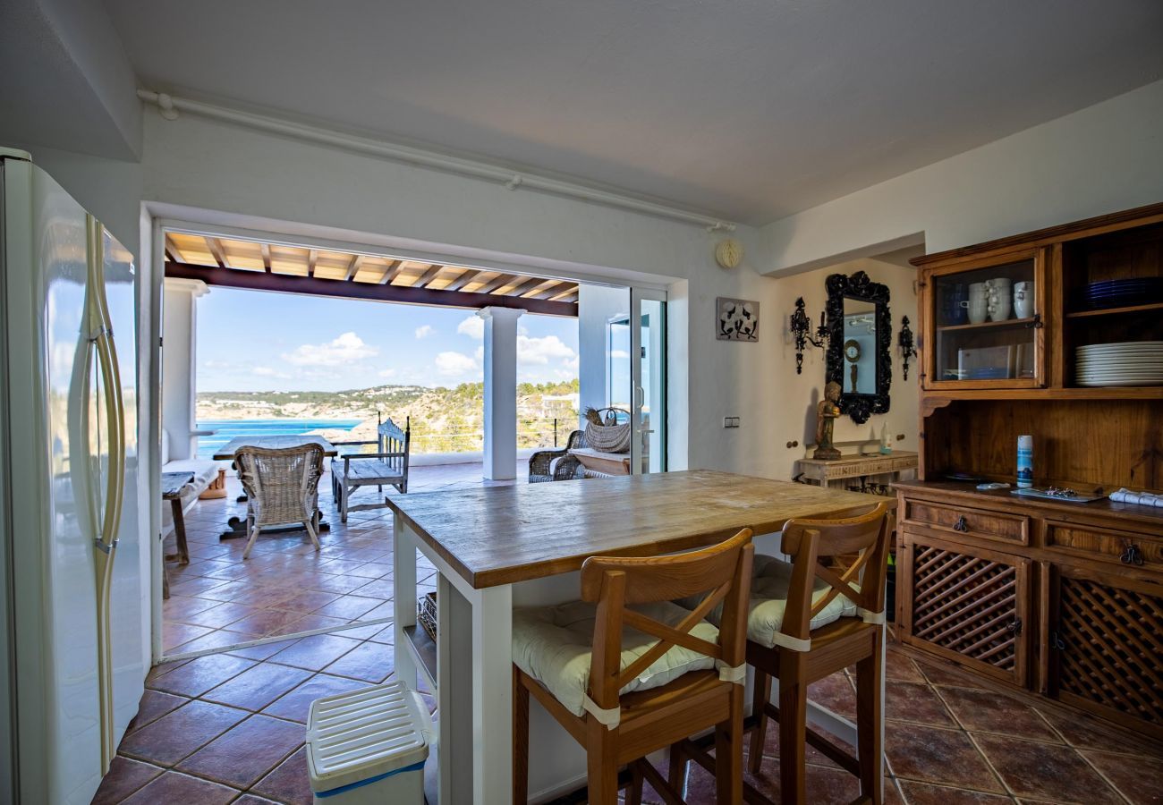 Salon intérieur de la villa de vacances Cala Vera à Ibiza