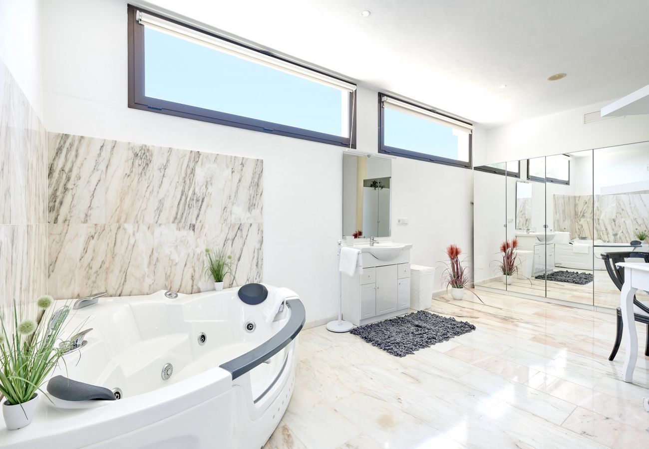 Villa à Santa Eulalia des Riu - VILLA NIVEUS