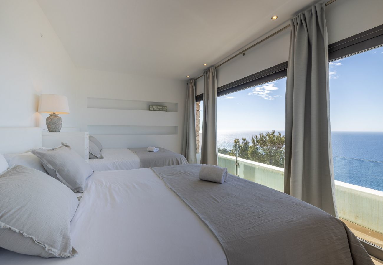 Chalet in Santa Eulalia des Riu - VILLA LISA