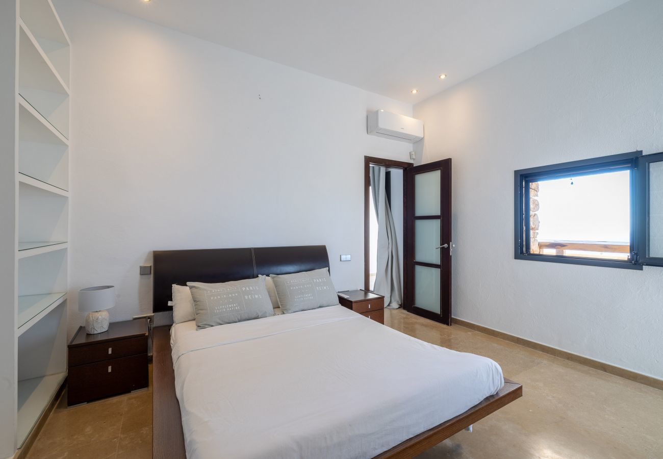 Chalet in Santa Eulalia des Riu - VILLA LISA