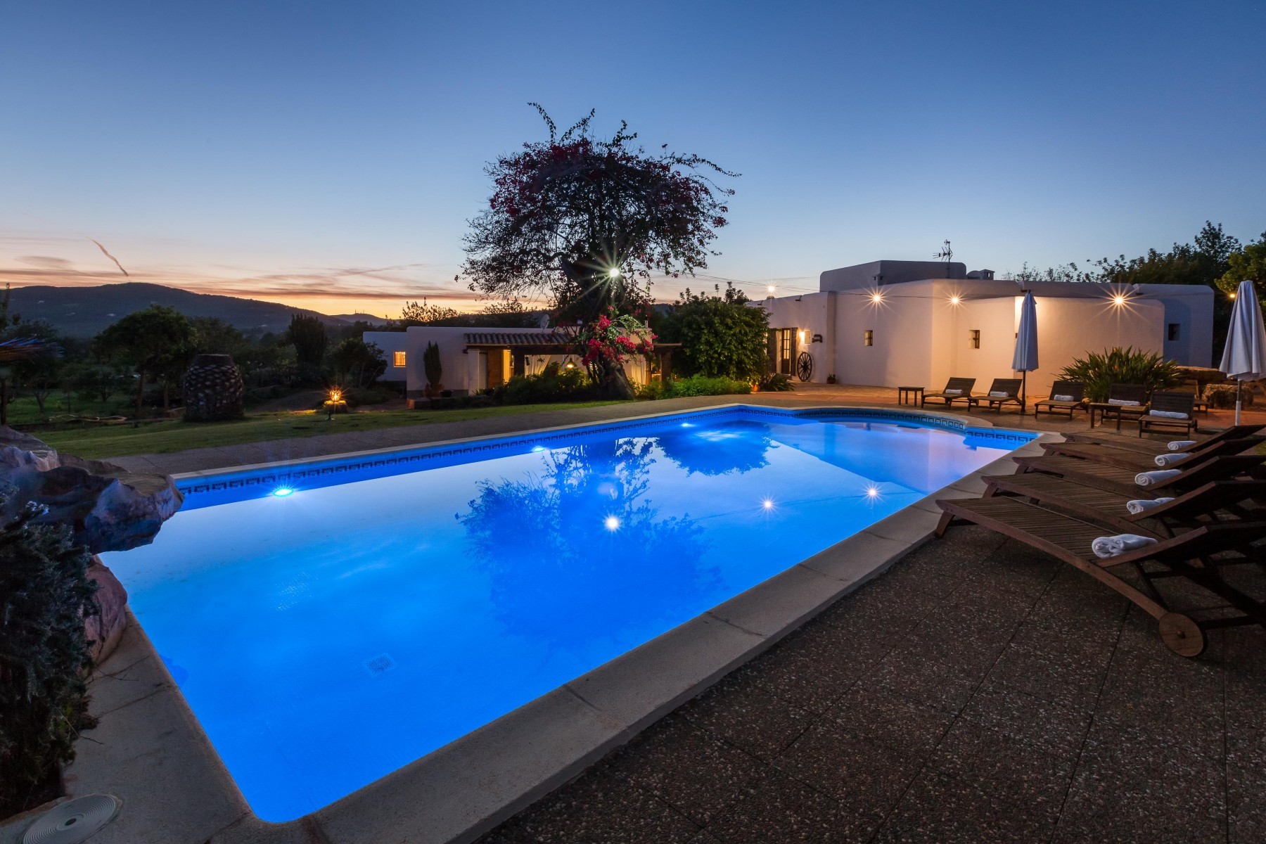 Swimming pool of the villa Canseres in Santa Eulalia