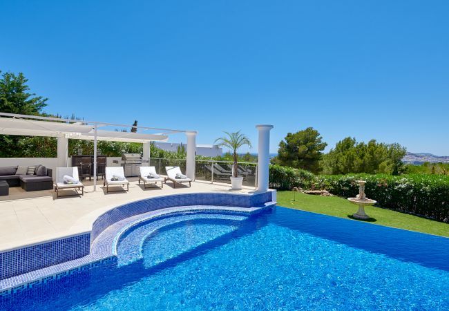 Villa in Santa Eulalia des Riu - VILLA BLANCA