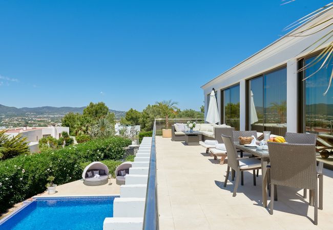 Villa in Santa Eulalia des Riu - VILLA BLANCA