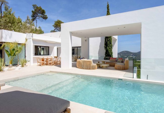 Villa in Santa Eulalia des Riu - VILLA ENDLESS