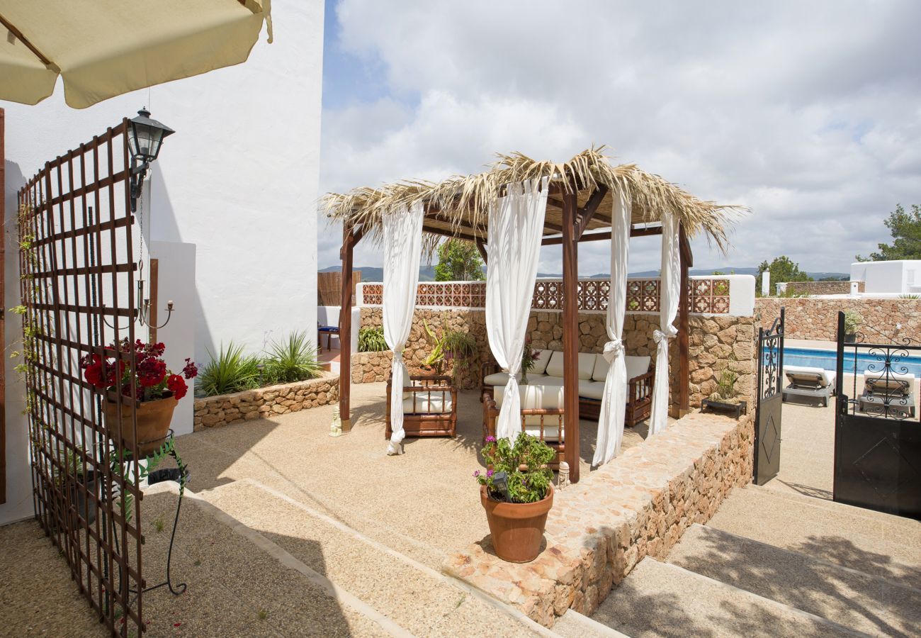 Chillout area to relax and enjoy the good weather at Can Lucia house.