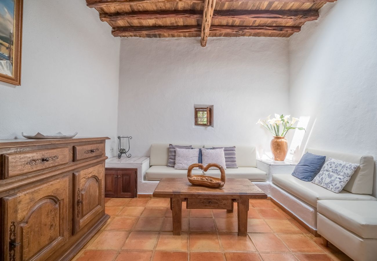 Cottage in San Agustín / Sant Agustí d´ es Vedrà - CAN WOD