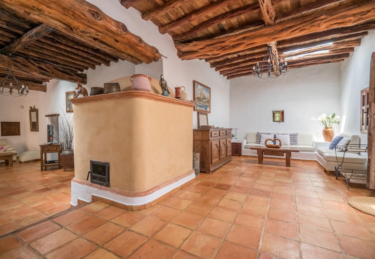 Cottage in San Agustín / Sant Agustí d´ es Vedrà - CAN WOD