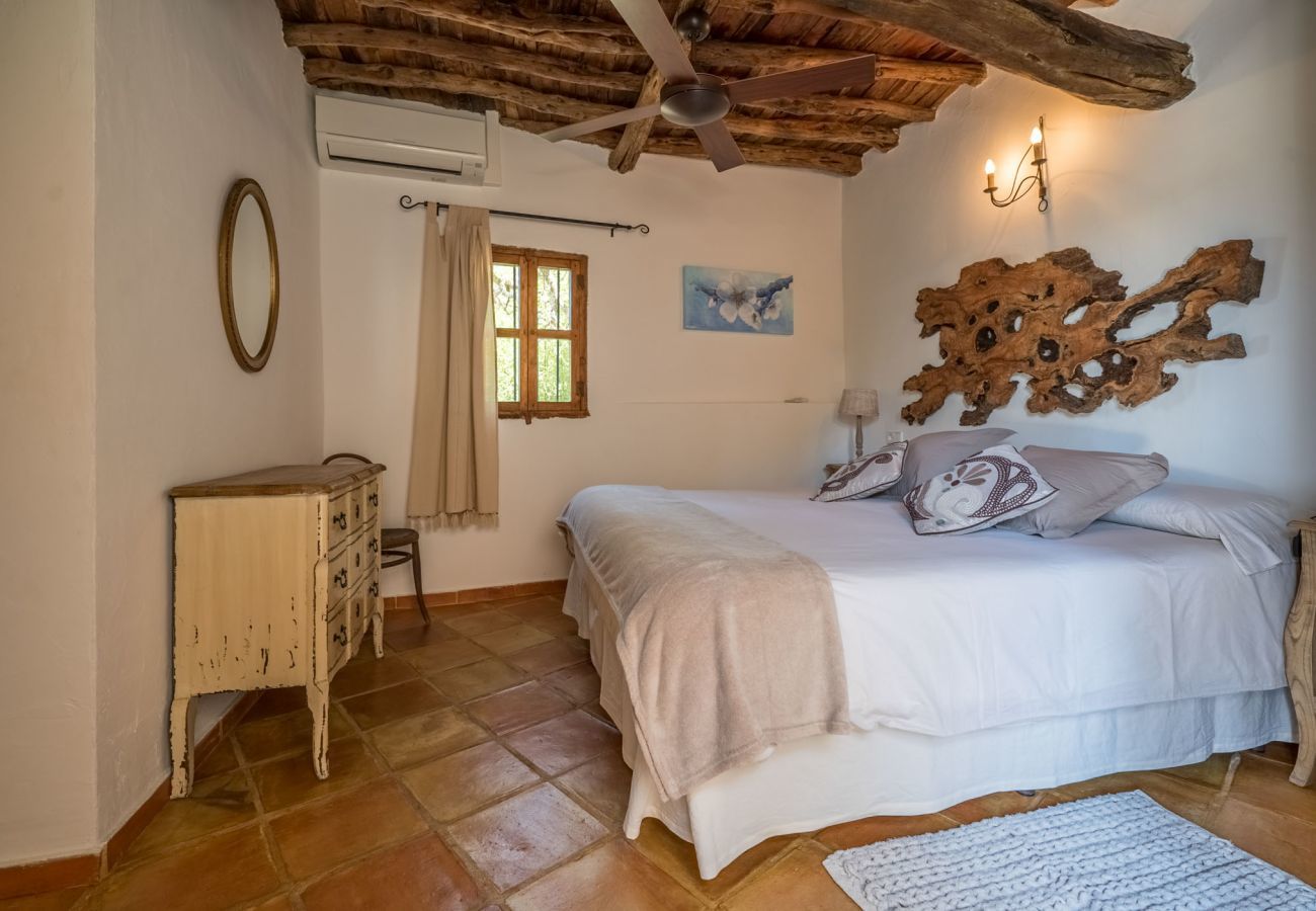 Cottage in San Agustín / Sant Agustí d´ es Vedrà - CAN WOD