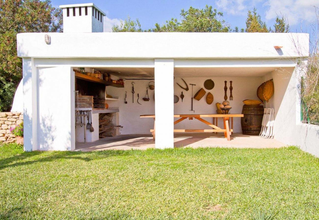 Cottage in Santa Gertrudis - CASA GERTRUDIS