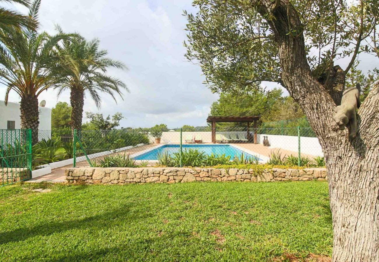 Cottage in Santa Gertrudis - CASA GERTRUDIS