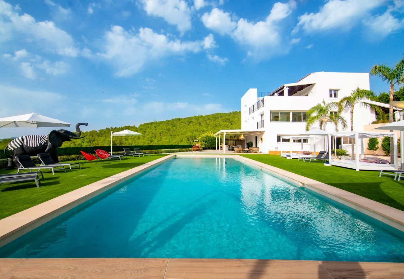 Villa in Santa Eulalia des Riu - VILLA DISCO