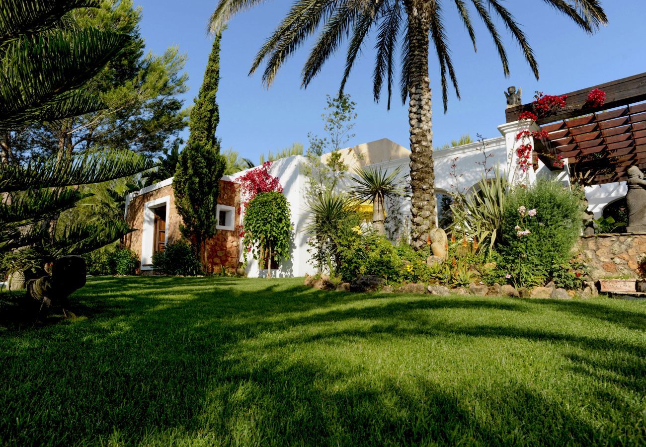 Villa in Santa Eulalia des Riu - VILLA BUBALOO