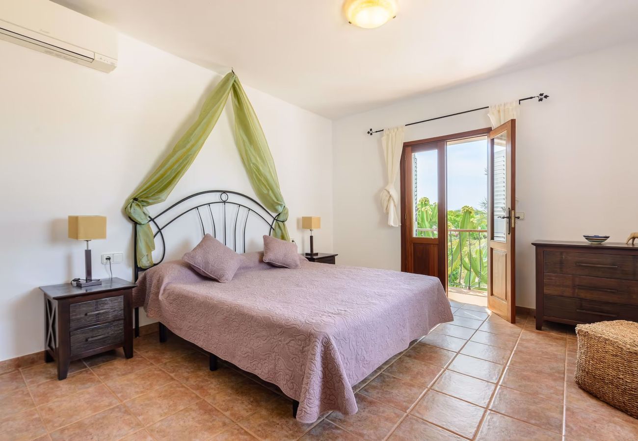 Country house in Santa Eulalia des Riu - CAN COSMI
