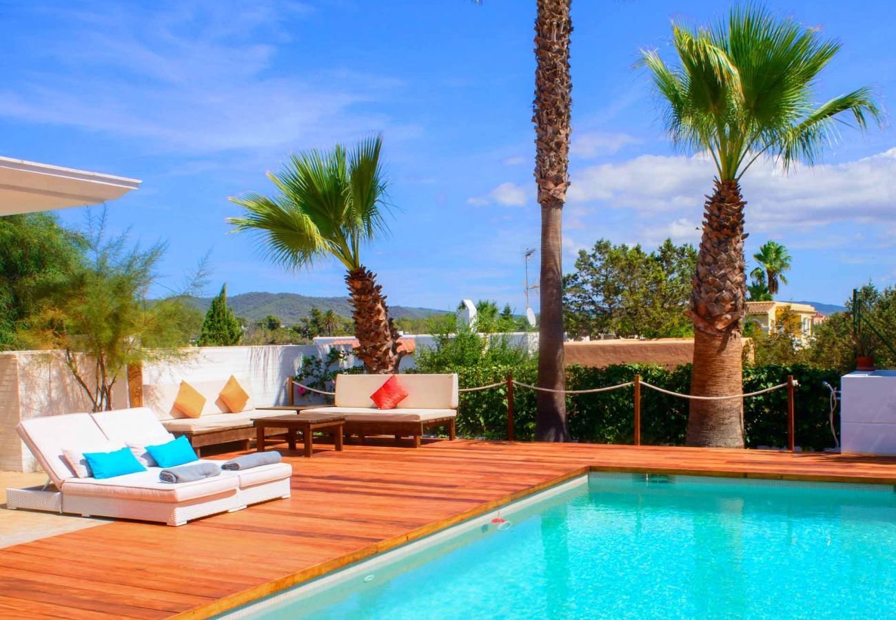 Private garden and swimming pool of Villa Melody in Ibiza