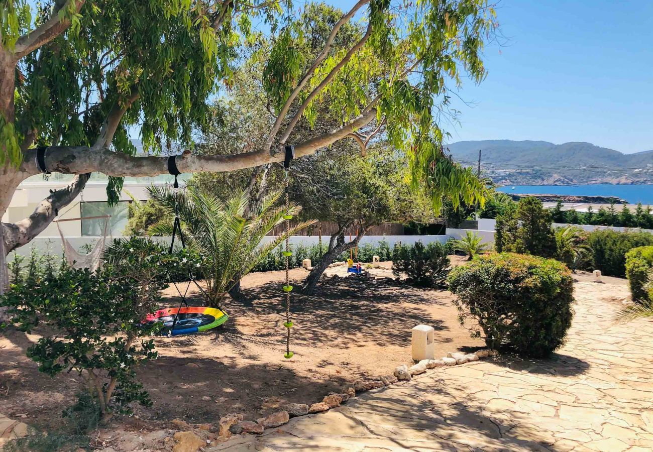 private garden of Villa Pins in San Jose