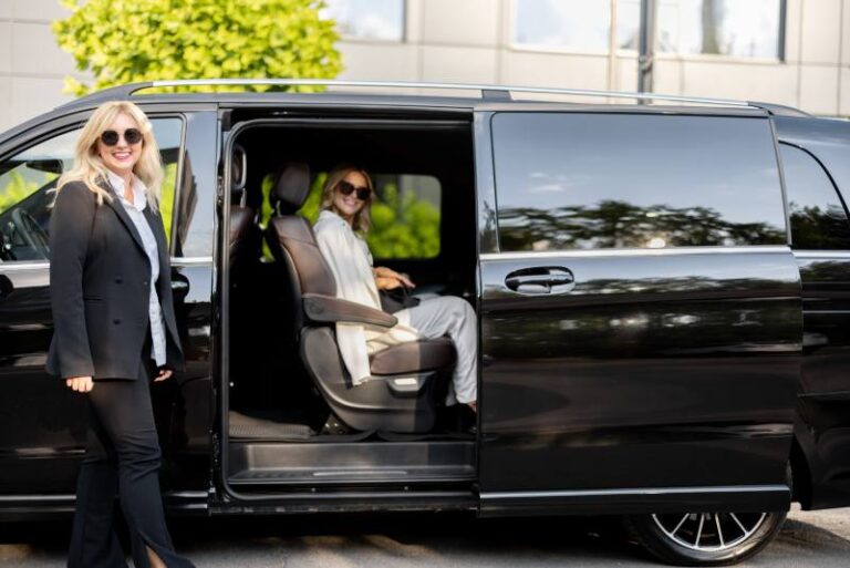 Private Transfer Eivillas