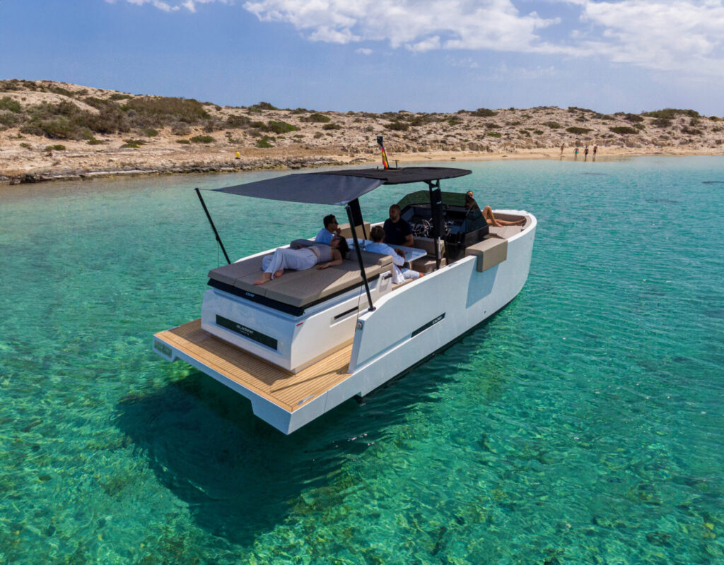 Motorboats Eivillas