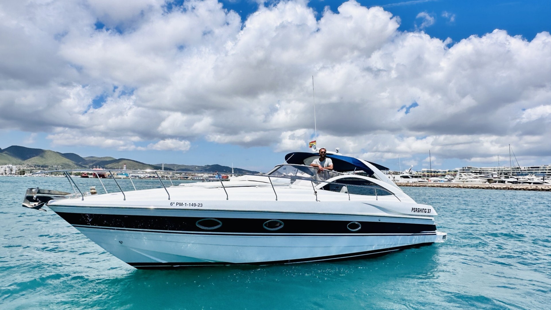 Pershing 37 open Mistral 1