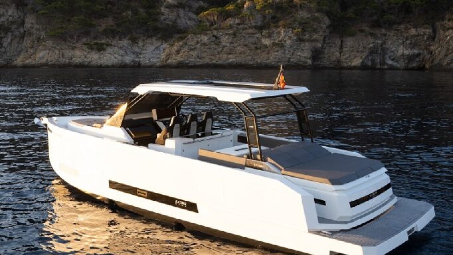 De Antonio DA 36 Hard Top Beluga 3