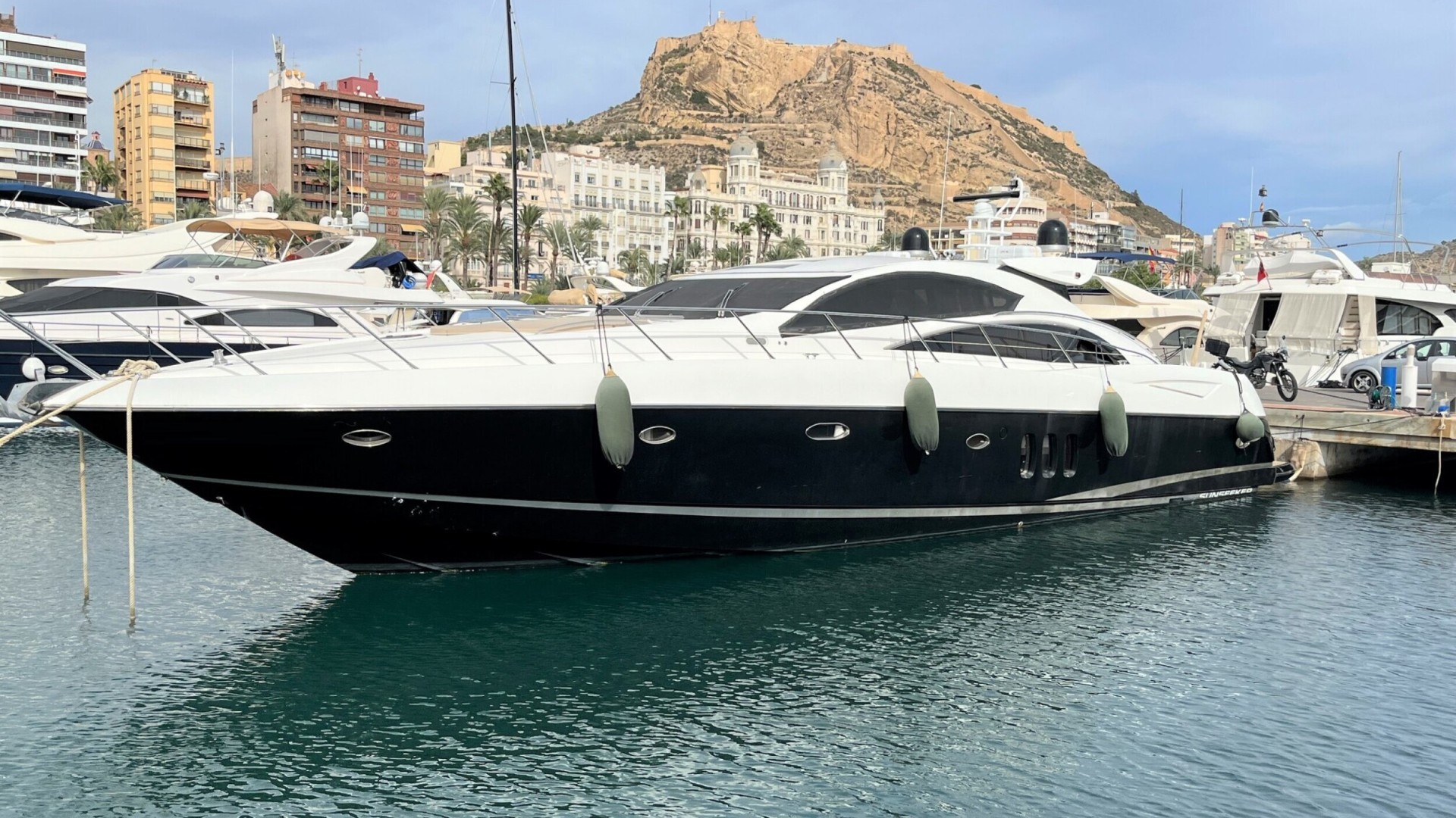 Sunseeker Predator 72 Boss 1