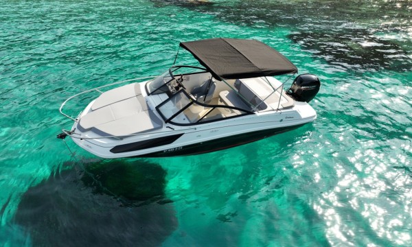 Bayliner VR5 CUDDY