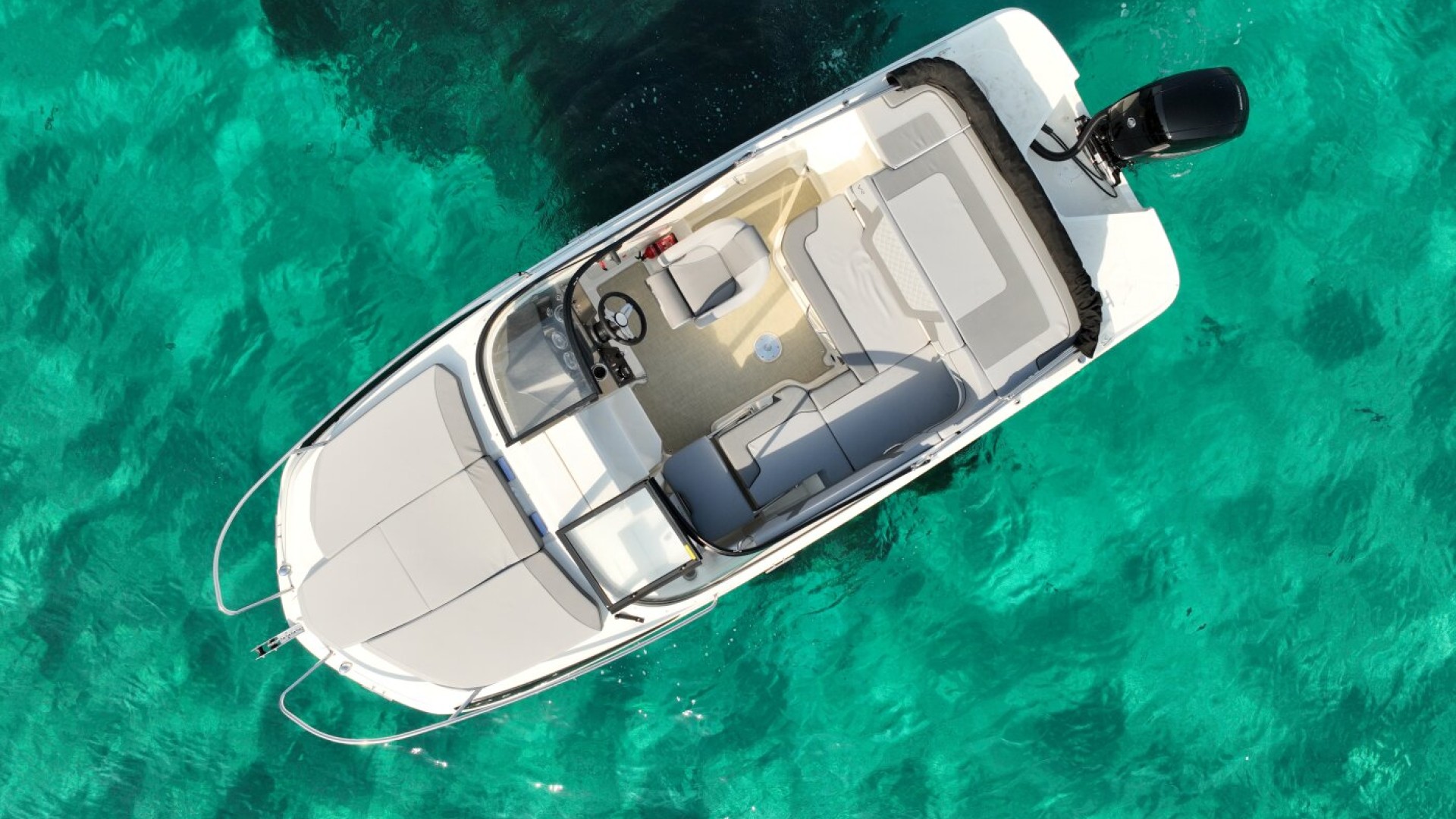 Bayliner VR5 CUDDY 2