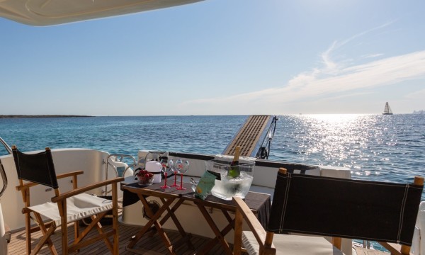 Fashion Yachts Duqueve 46 Majestic Sky