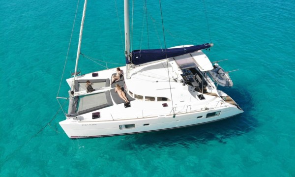 Lagoon 380 <BR> - NIU TRIBE -