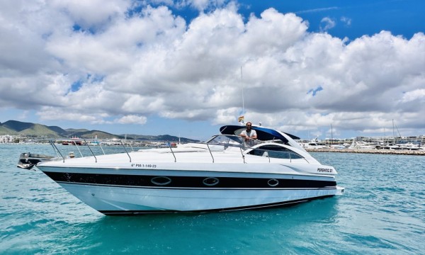 Pershing 37 open Mistral