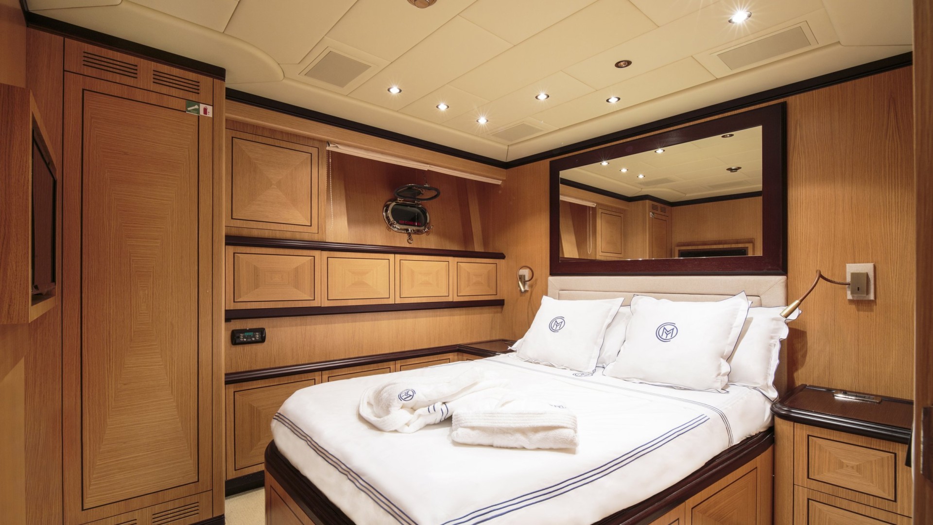 Mangusta 92 Chill out 2