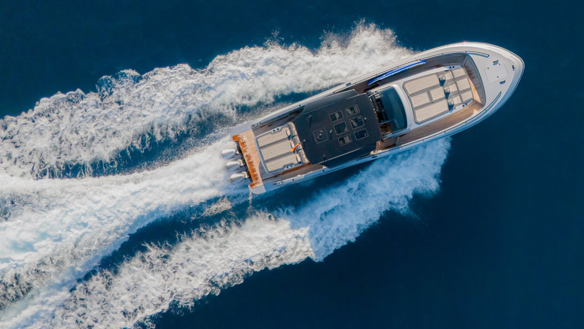 Canados GLADIATOR 49 VIBE 1