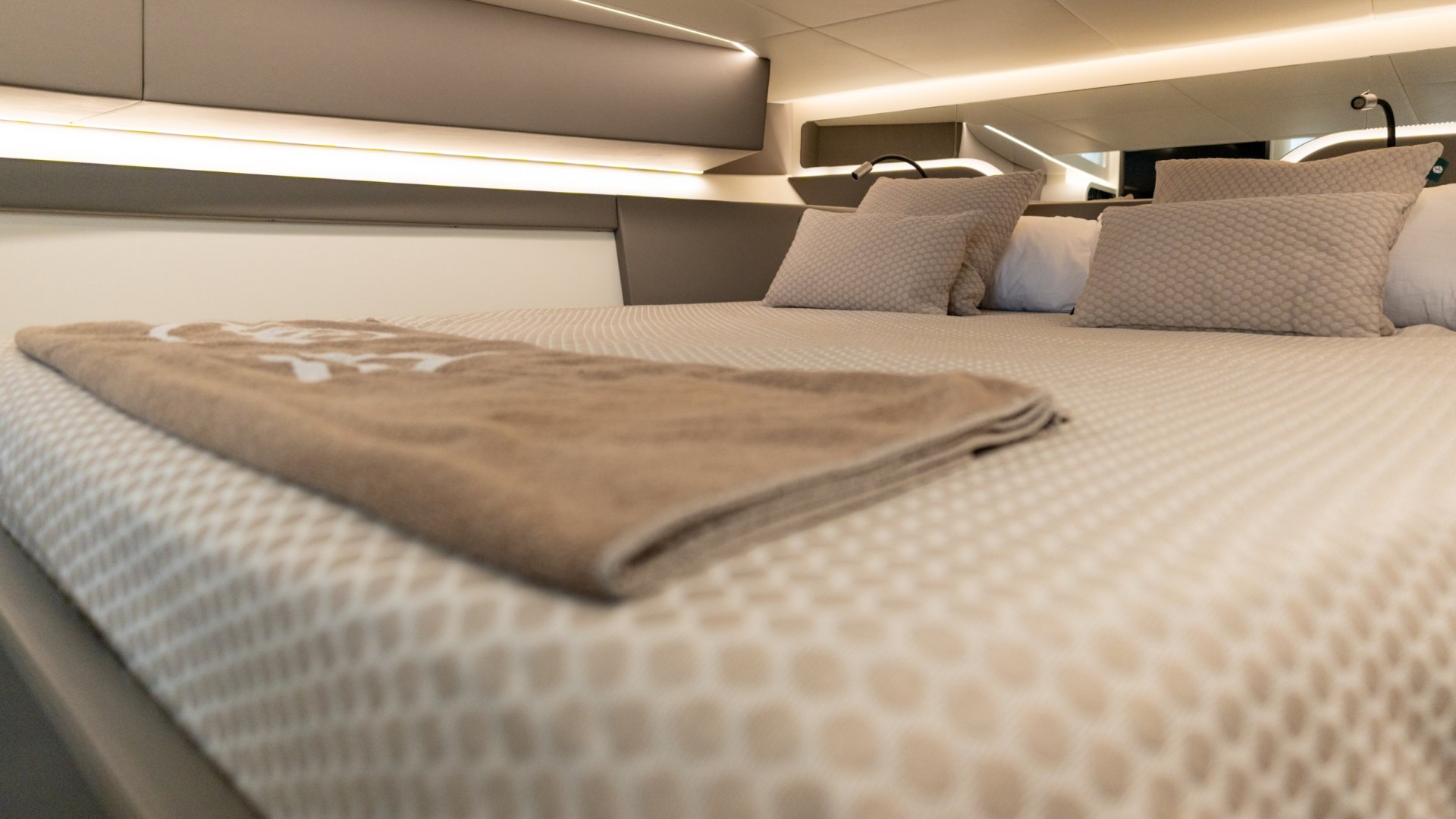 Canados GLADIATOR 49 VIBE 3