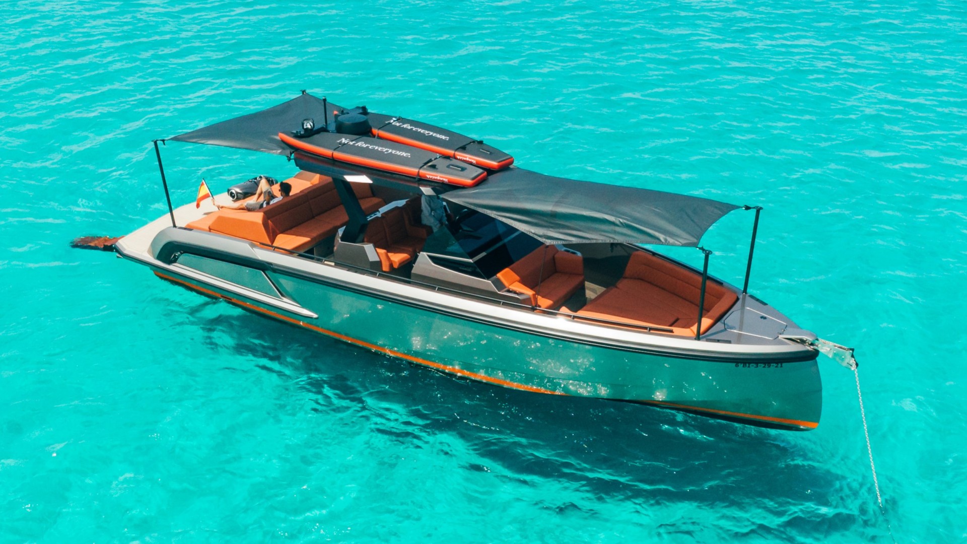 Vanquish VQ40 CAJA TRES 1