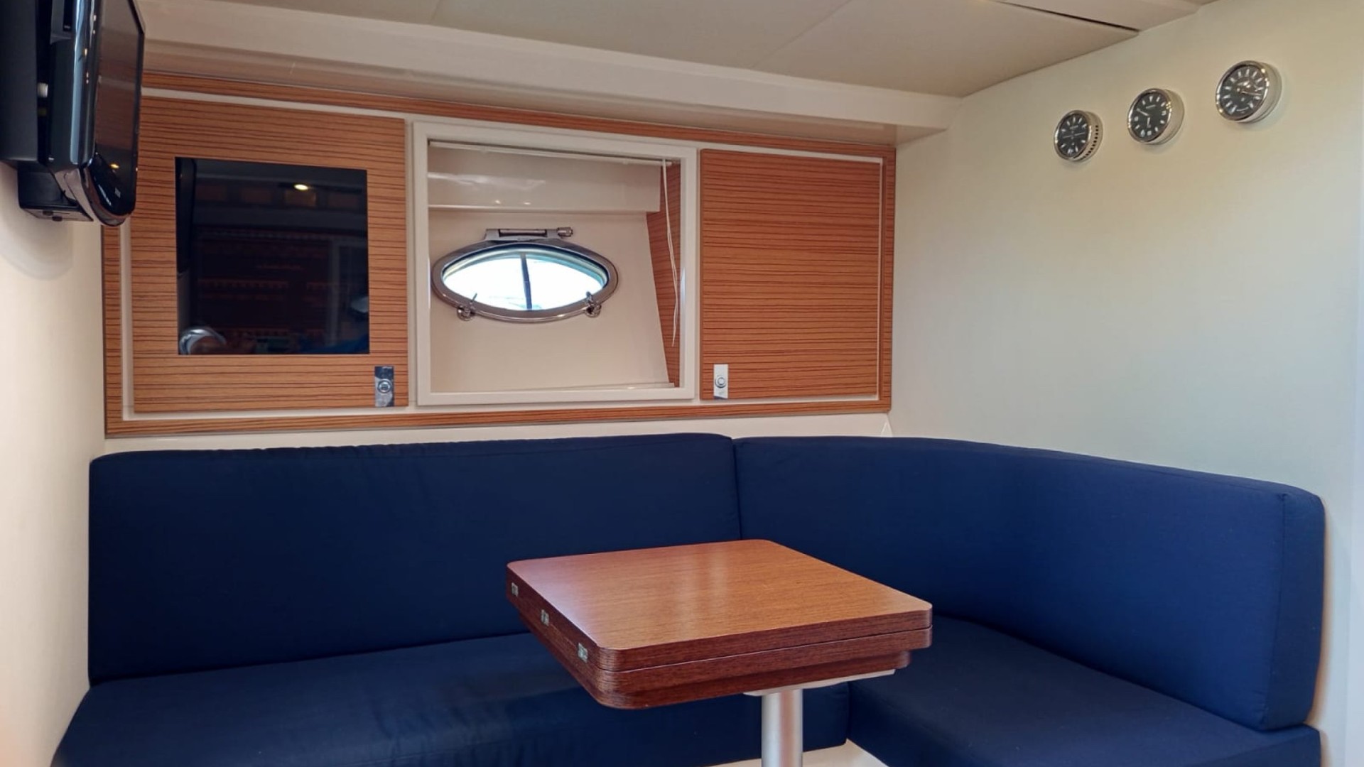 Itama 40 SWEET CAROLINE 3