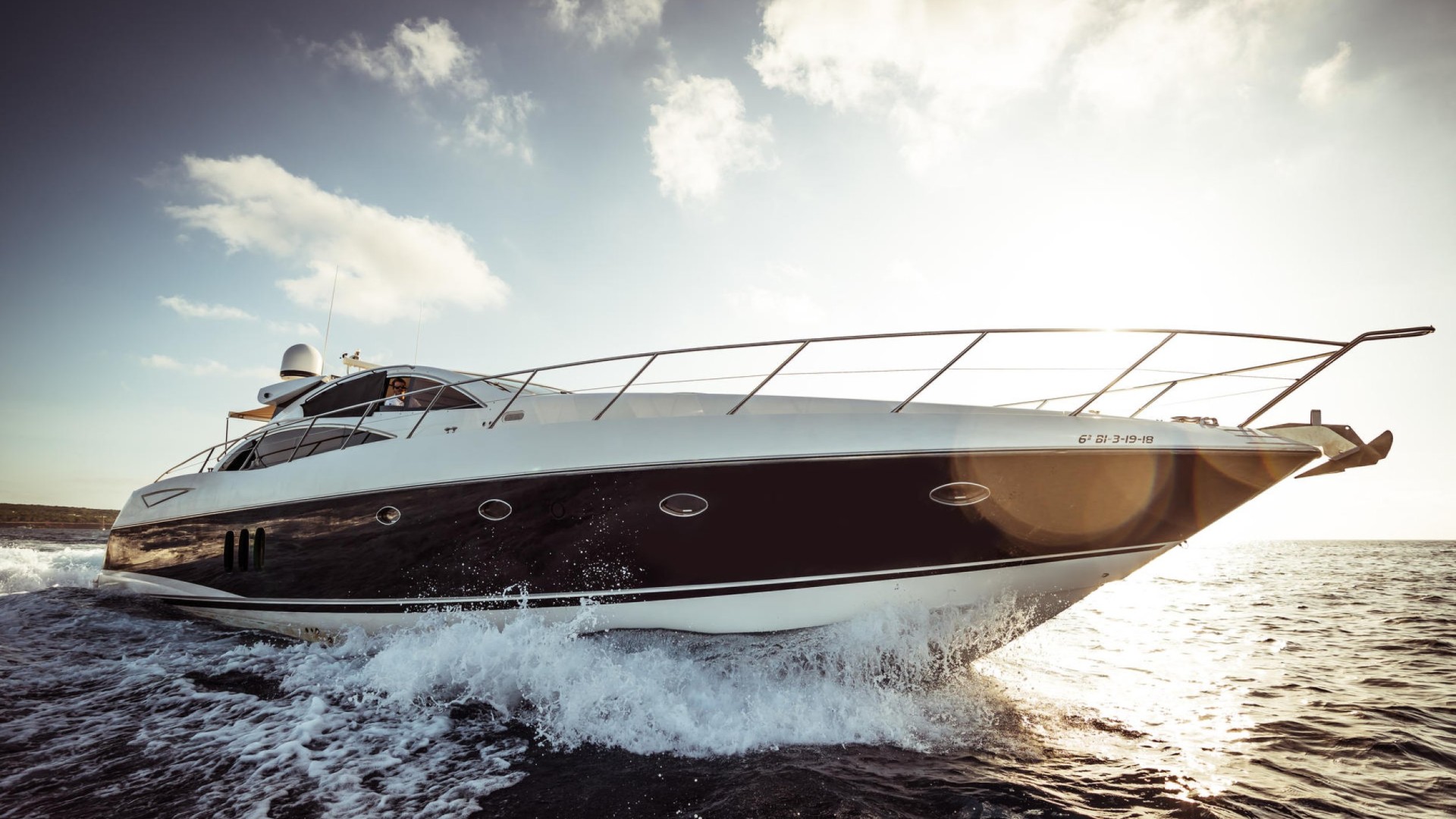 Sunseeker PREDATOR 72 NUMBER 9 2