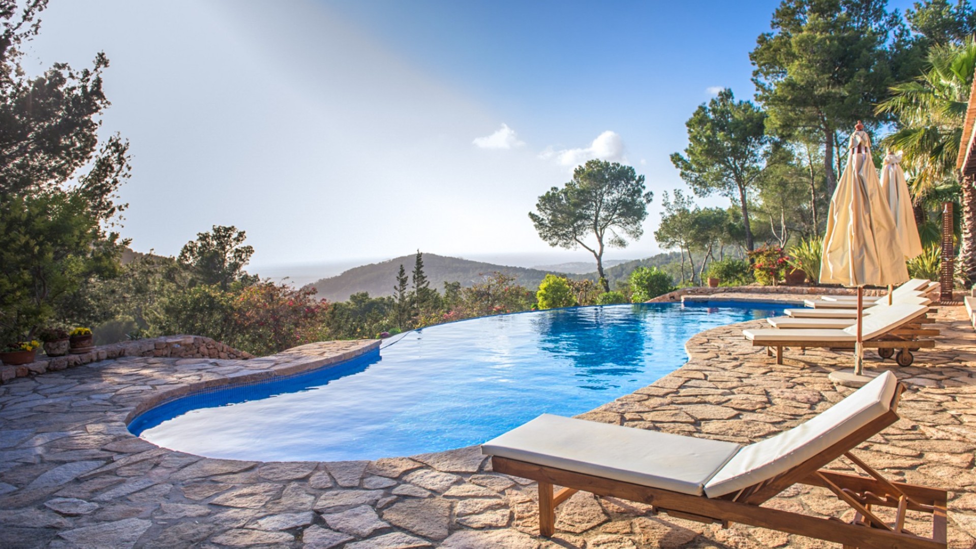 Infinity-Pool der Villa Eternity mit Sonnenuntergangsblick – Eivillas
