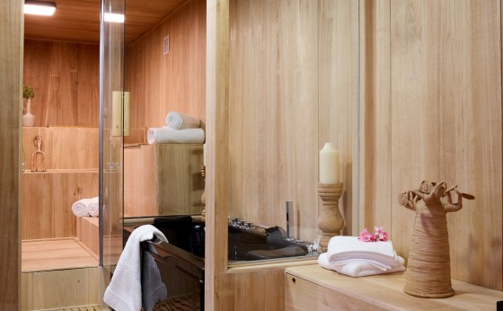 Spa exterior con sauna para una relajación total en Villa Muca | Eivillas