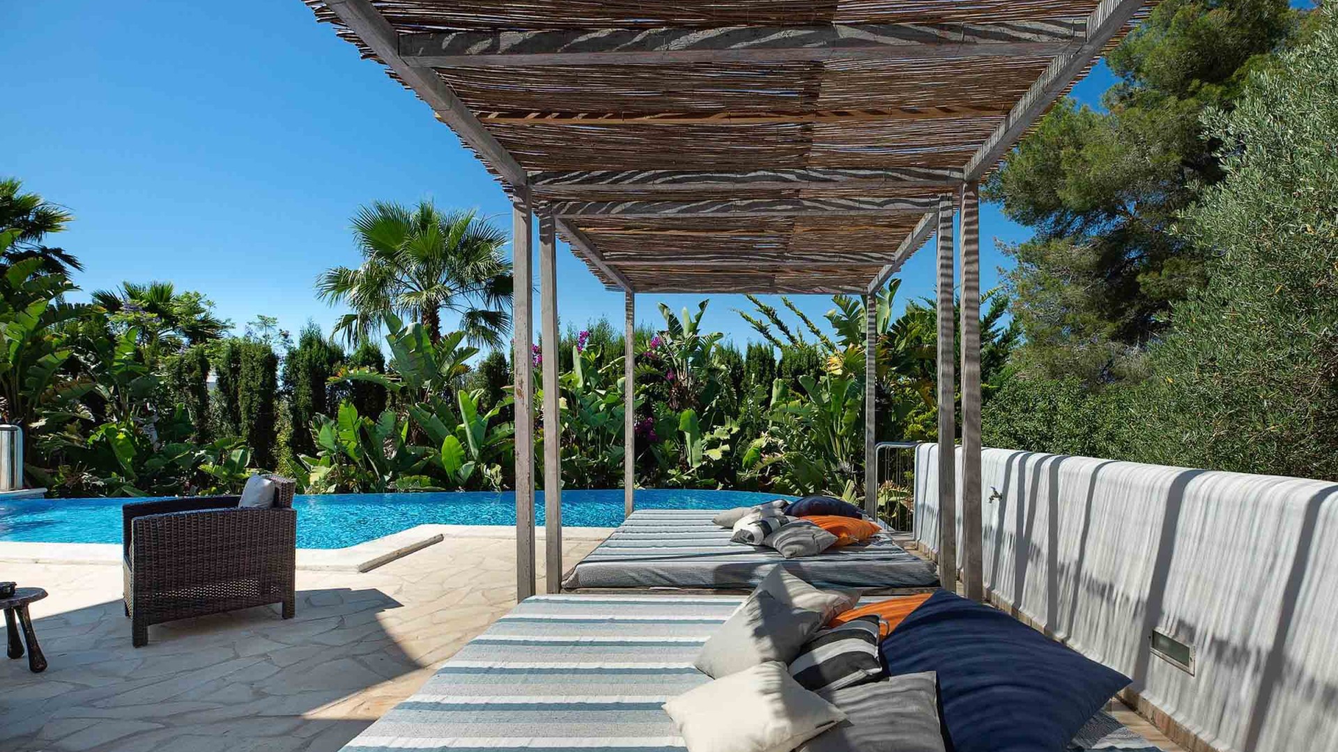 Cozy chill-out space with outdoor seating